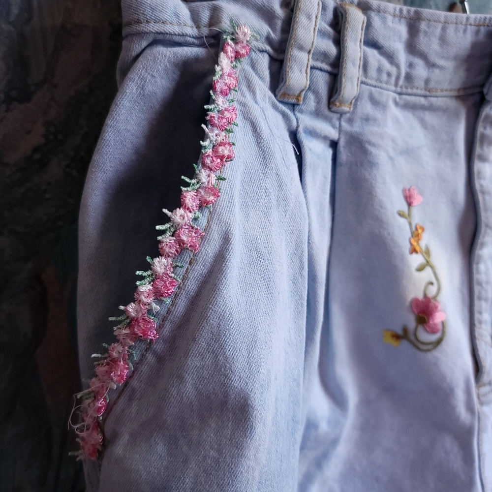 Vintage High-waisted Cottagecore Denim Shorts Reworked - Picture 6 of 14